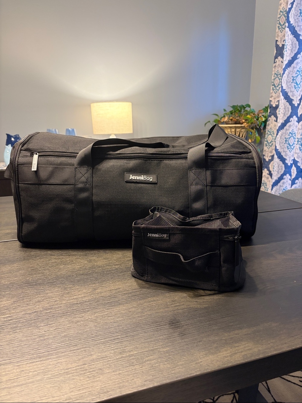 JenniBag 2.0 Convertible Garment Duffel Weekender Bag + Packing Cube EUC